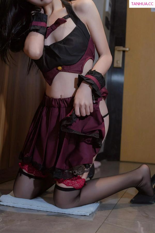   [XiuRen]高清写真图 2025.09.29 No.10822 小野花more 黑色情趣第28张图片
